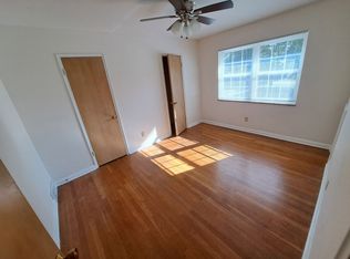 2827 Charing Rd, Columbus, OH 43221