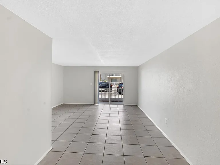 1830 Maravilla Ave #401 — Photo 7