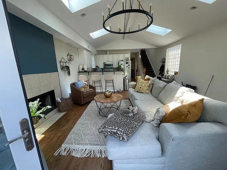 3511 N Seminary Ave #3 — Photo 3