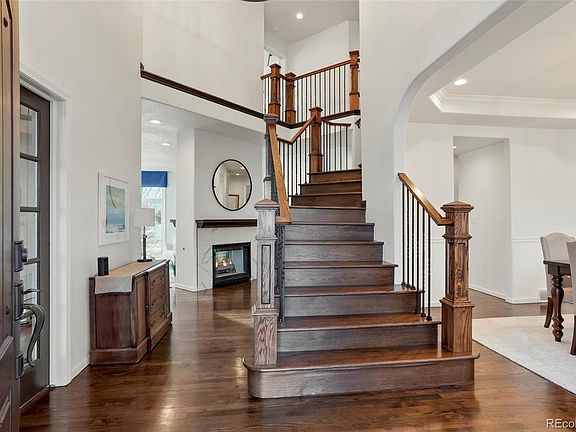 4th image of 622 S Manorwood Lane