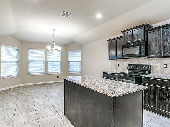 3rd image of 117 Clark Dr
