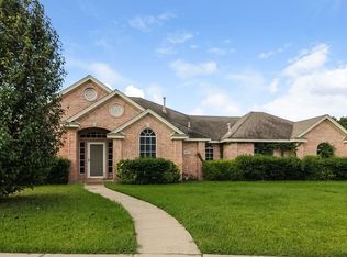 831 Quail Run Ln, Lancaster, TX 75146