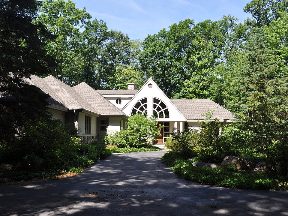 1st image of 485 Barton North Dr