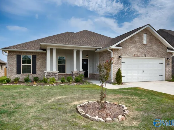 24069 Quints Dr, Athens, AL 35613