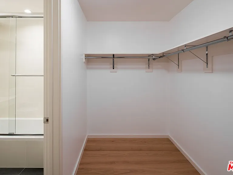 889 Francisco St — Photo 18
