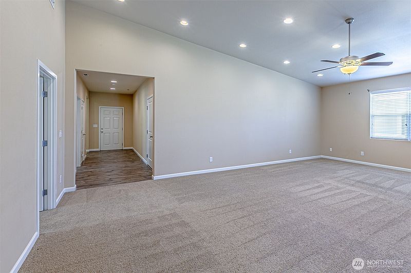 4th image of 7004 Munn Lake SE