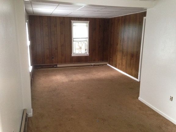 4th image of 136 Thayer St