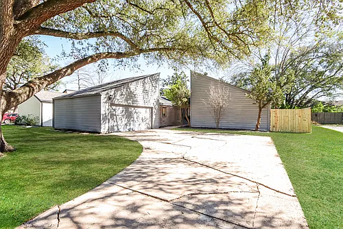 15907 Red Willow Dr Photo 1