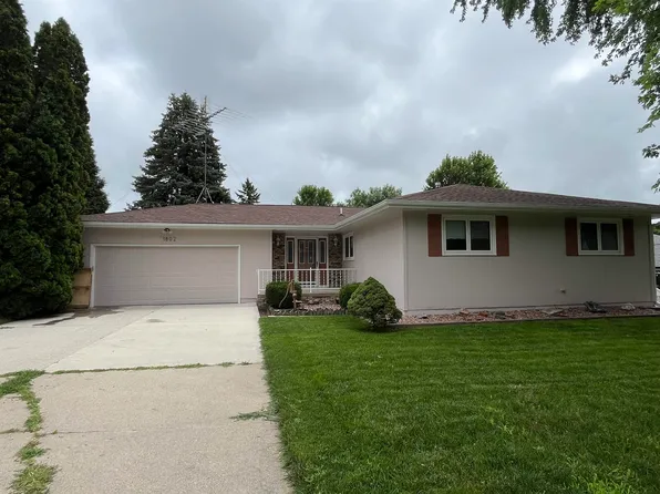 1802 N 17th St, Norfolk, NE 68701