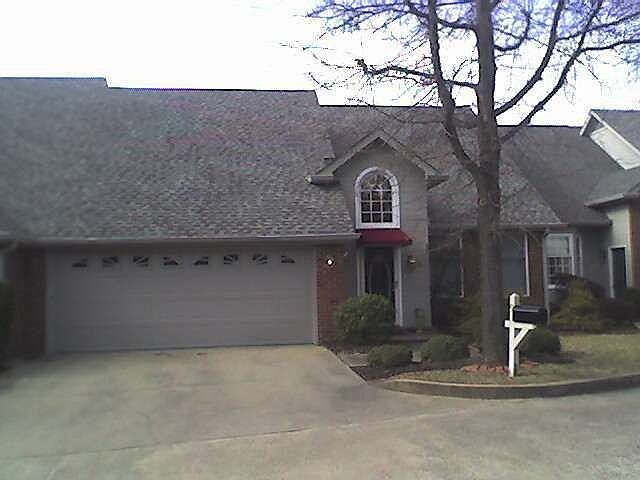 2nd image of 9 Acorn Ln NE