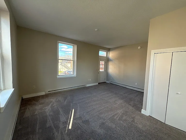71-103 Front Street — Photo 9