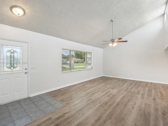 3rd image of 371 SE Fairchild Ave
