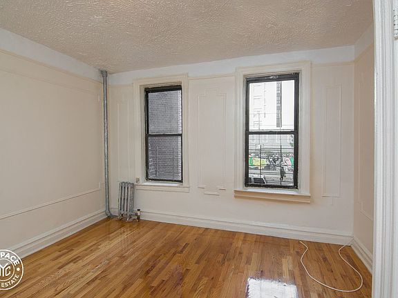 3rd image of 280 Crown St APT D3