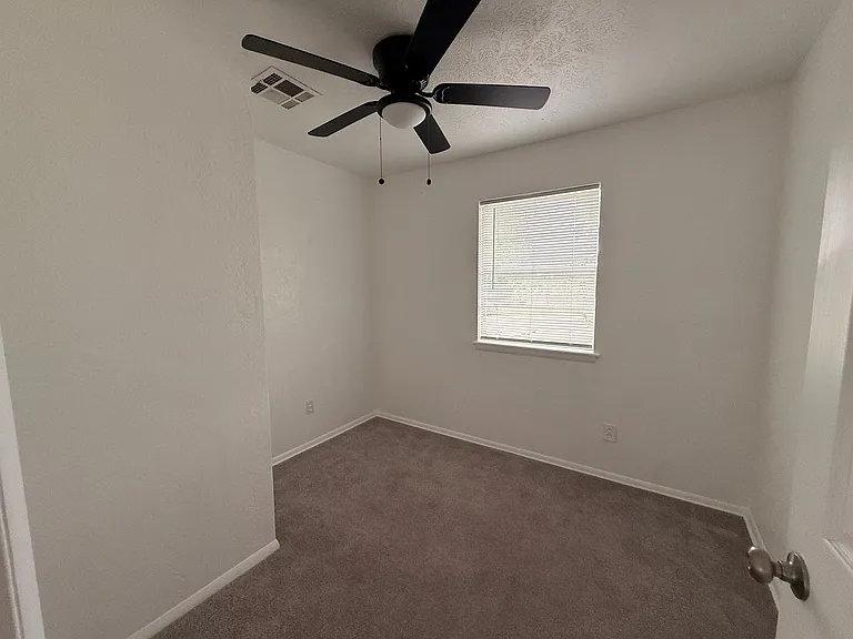 6111 NW Euclid Ave — Photo 8