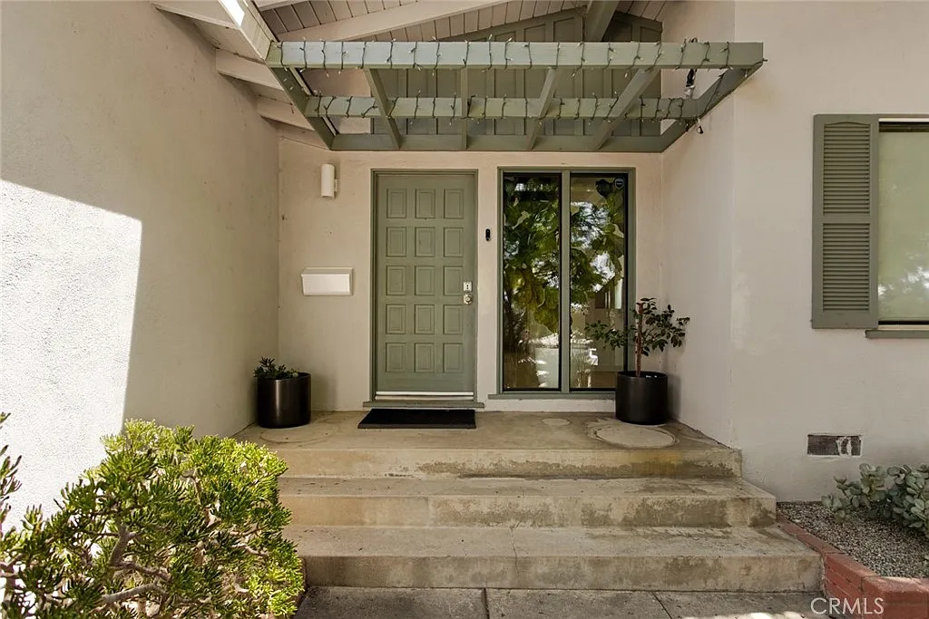 3 bed, 1170 sqft, $4,500 — Photo 2