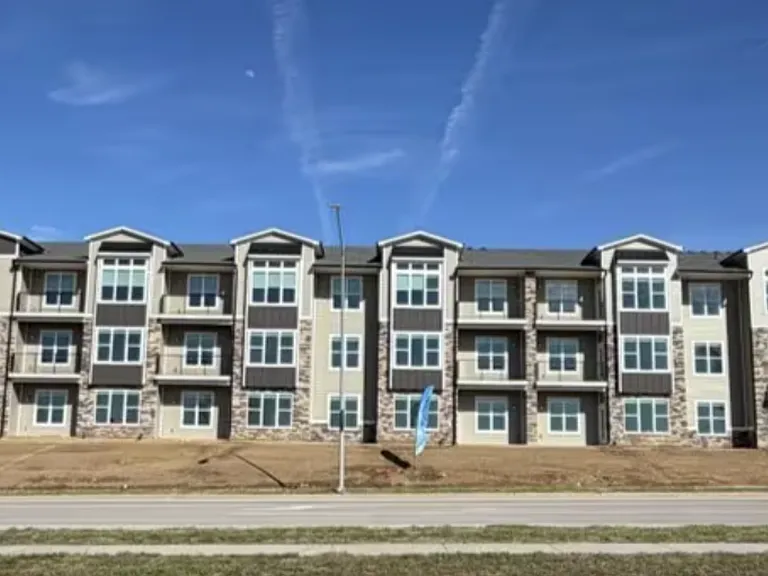 Metro 1 Apartments — Photo 11