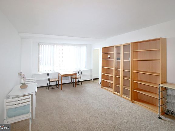 4th image of 1121 Arlington Blvd APT 315