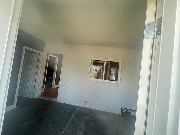 3rd image of 314 N Poplar St
