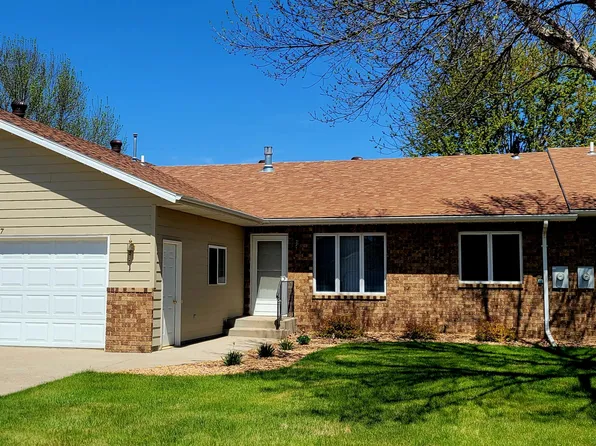 2207 Crystal Ave SE, Aberdeen, SD 57401
