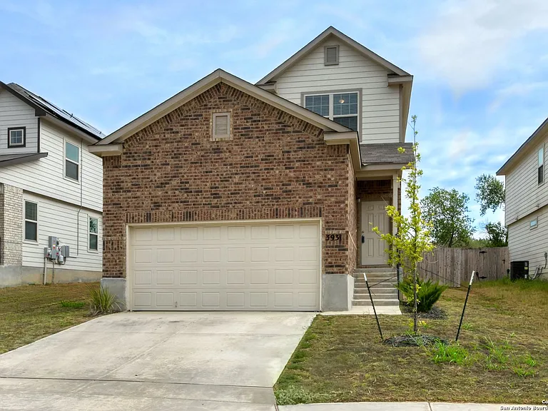 3931 Somers Crst — Photo 1