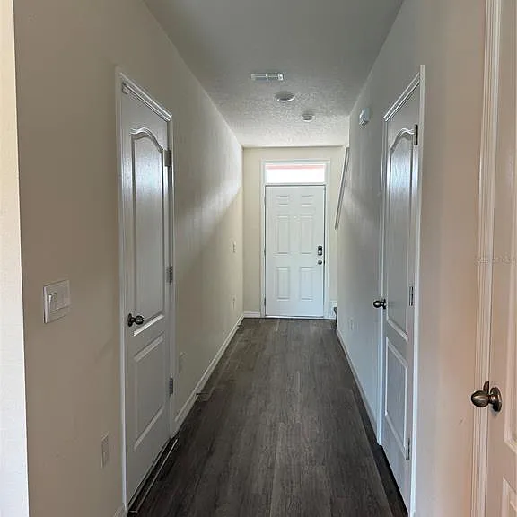 1217 Balsam Dr — Photo 2