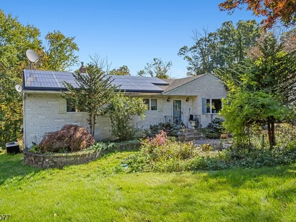 30 Navajo Trl, West Milford Twp., NJ 07480