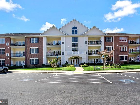 2nd image of 805 Coxswain Way Unit 208