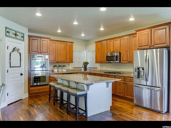 4th image of 3268 W Canyon Meadow Dr