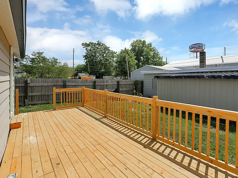1117 E Naomi St — Photo 24
