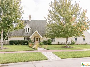 1 Cotswold Ln, Victoria, TX 77904