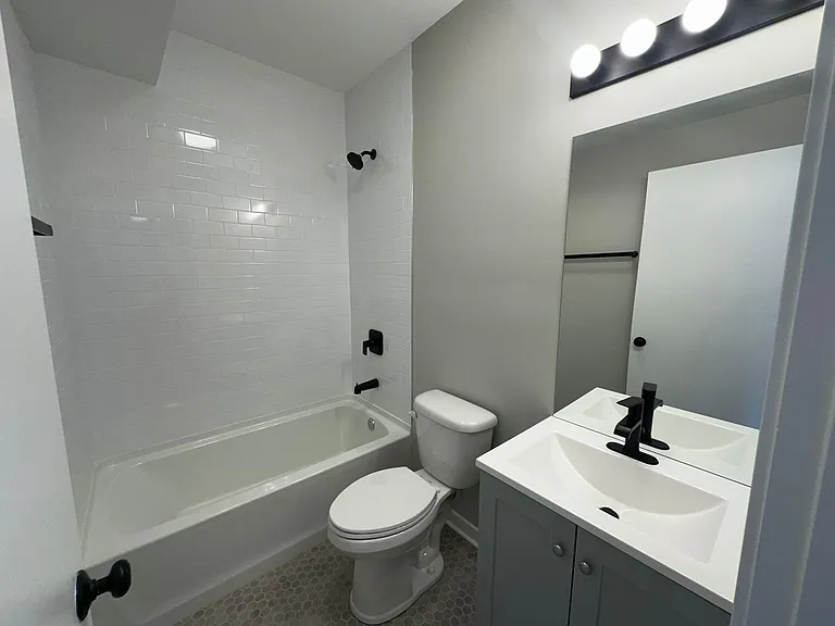 Leland Albany Commons — Photo 118