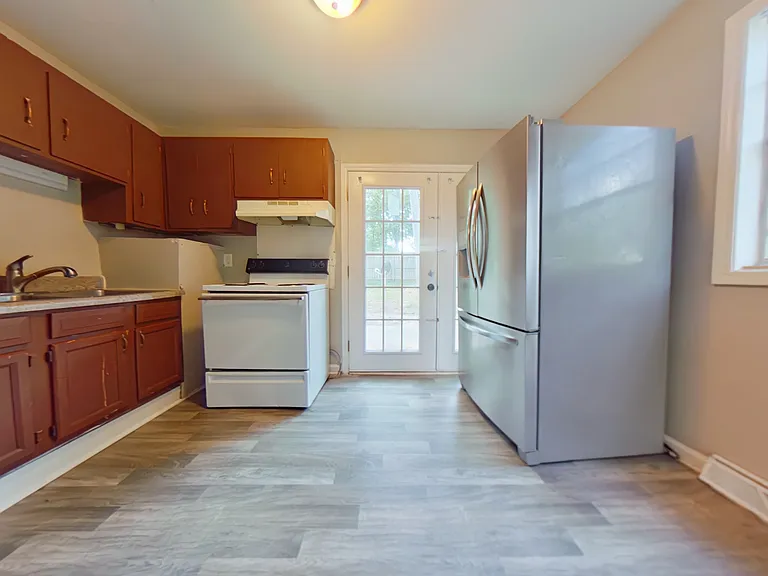 2021 Maywood St #A — Photo 2