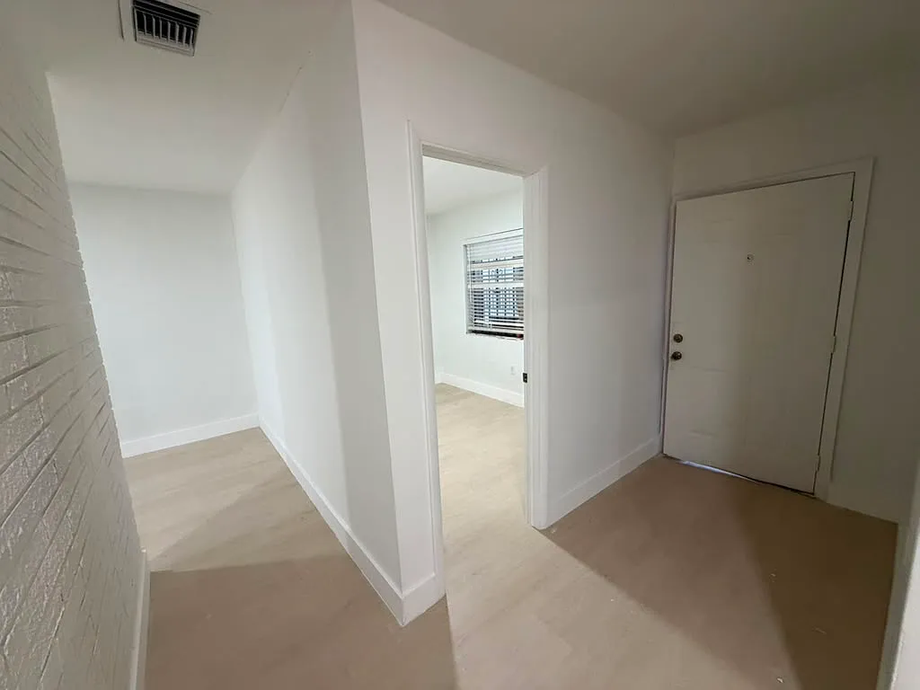 3 bed, $2,300 — Photo 2
