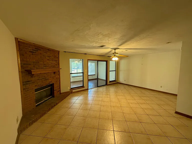 3207 Shamrock St #33 — Photo 4