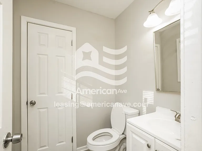 981198_013_bathroom_14285171.jpg