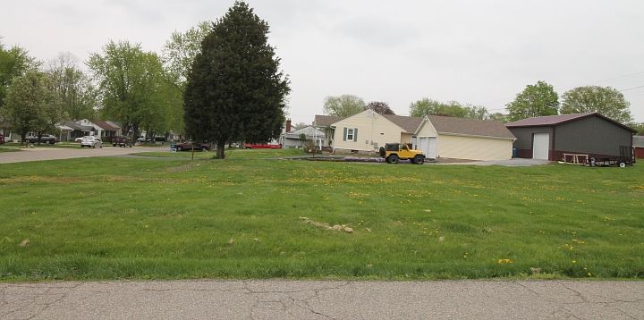2nd image of 929 S Brady St