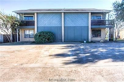 1st image of 806 Navarro Dr