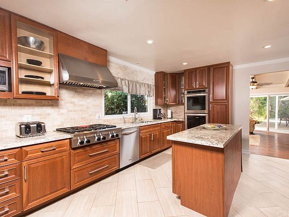 4th image of 5340 Crebs Ave
