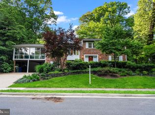 3837 36th Rd N, Arlington, VA 22207