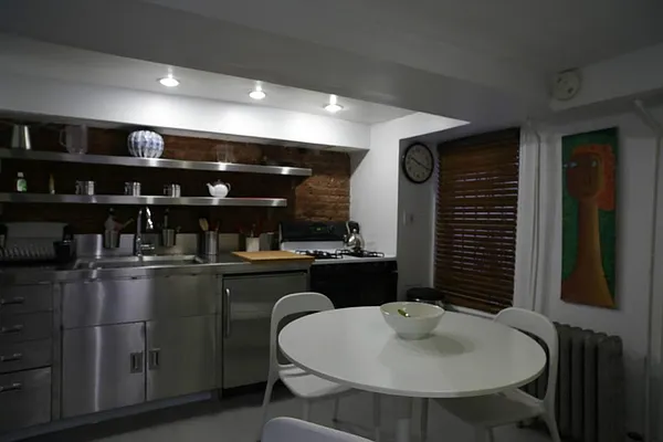 Sold by RealtyTopia | media 25