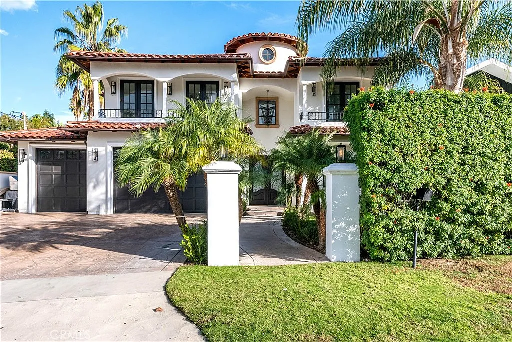 5 bed, 5.5 bath, 4654 sqft, $18,000 — Photo 2