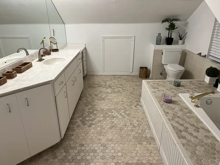 1310 Daytona Ave #7 — Photo 10
