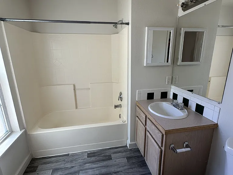 114 Davis Ave #102 — Photo 21