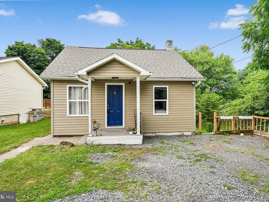 8 Dewey Ave, Lebanon, PA 17046