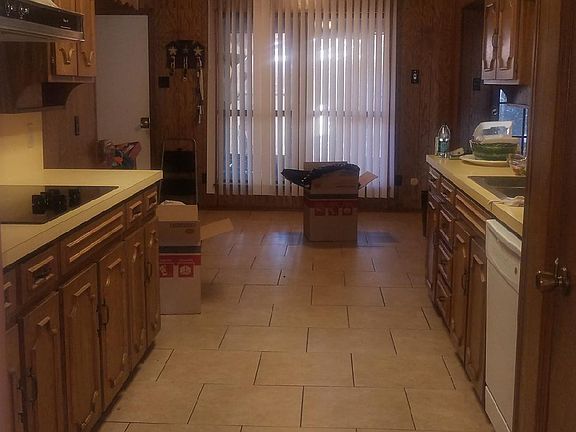 3rd image of 6951 Foxridge Ct