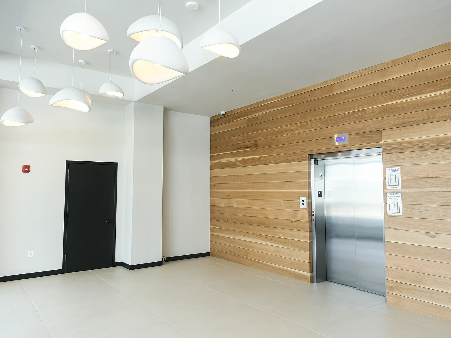 1 bed, 1.5 bath, 983 sqft, $3,900 — Photo 2