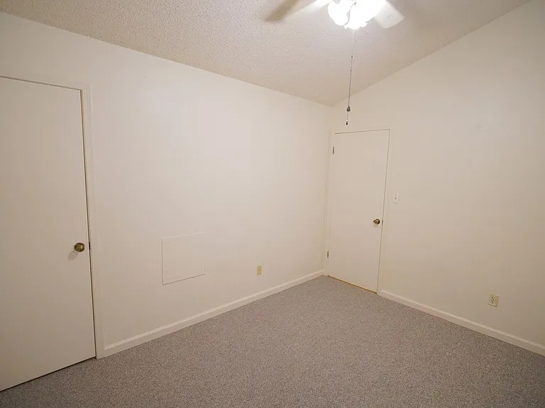 2335 Parrot Ln — Photo 14