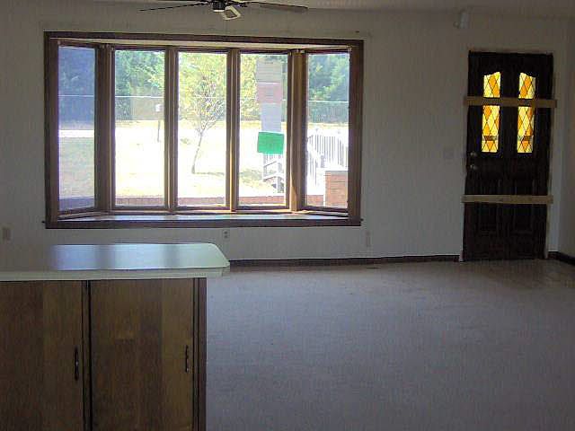 2nd image of 3652 S Valleyview St #Hud181202858