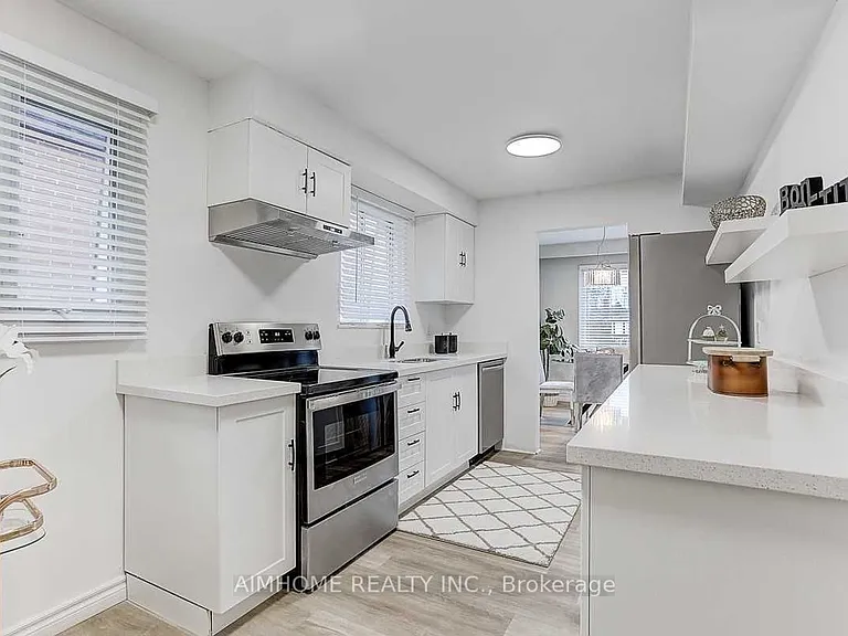 199 Edmonton Dr — Photo 3