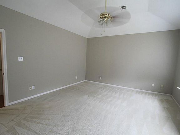 5th image of 812 Featherbrook Ct